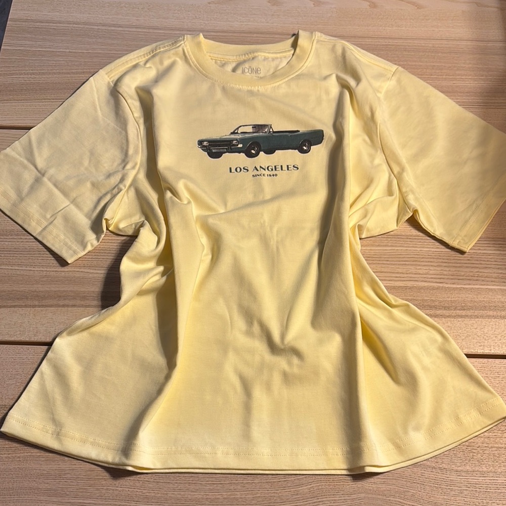 Simons Yellow Short Sleeve Tee Graphic Design (NWOT) - Picture 6 of 6